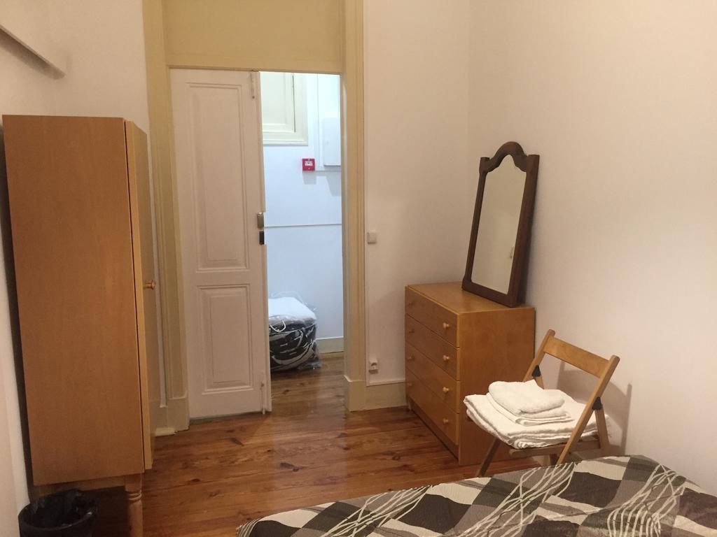 Residencia Almirante Guest house